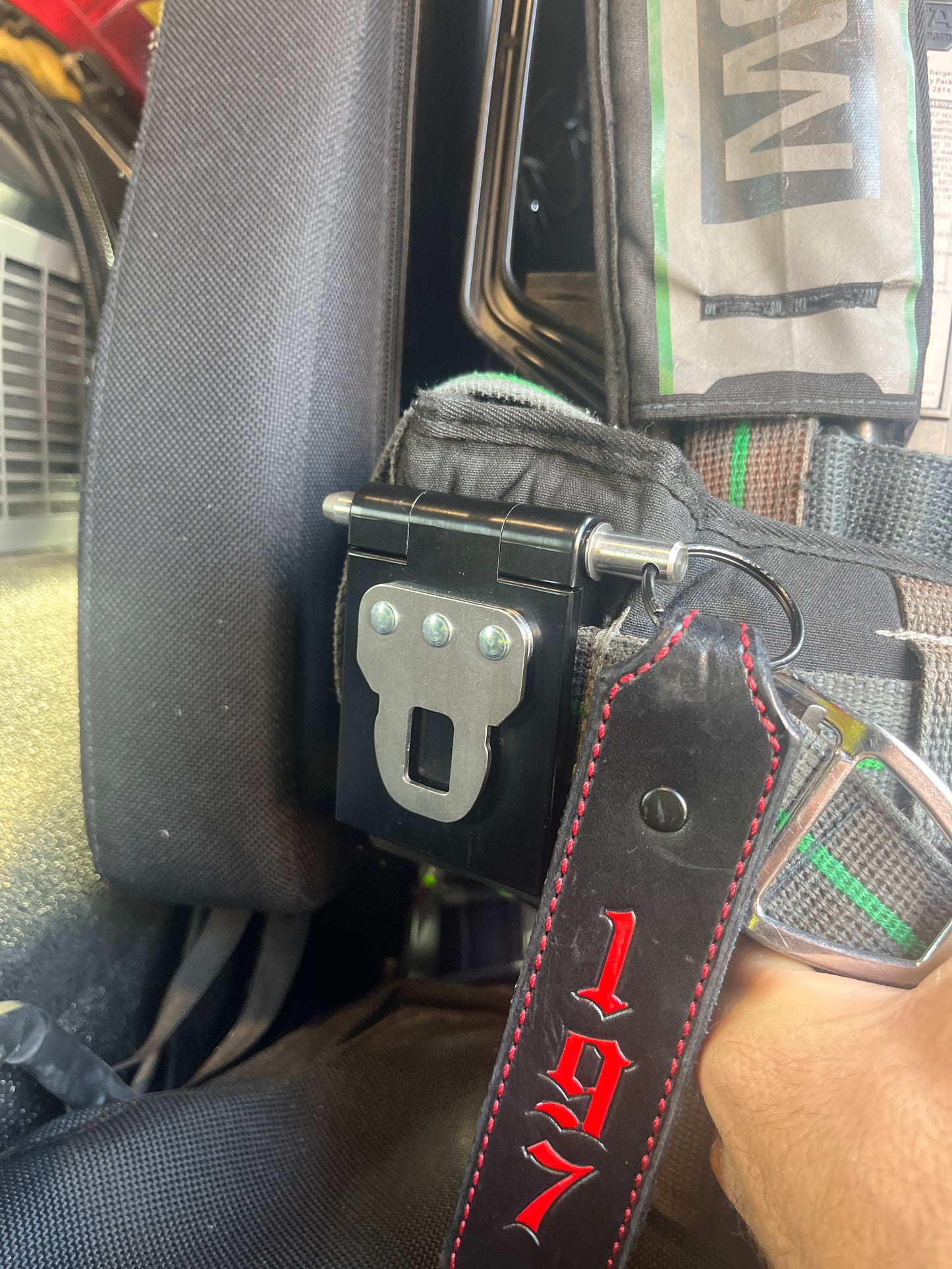 Pack Rack System: FlexLock™